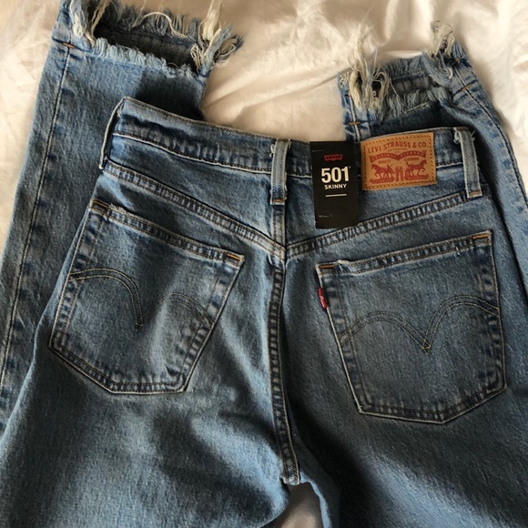 NWT! Levi’s 501 Skinny - Picture 2 of 6